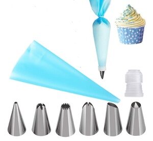 8 Ps Cake Decorating Kit-Piping Bags w Diverse Icing Tips for Baking Enthusiasts Multi-color